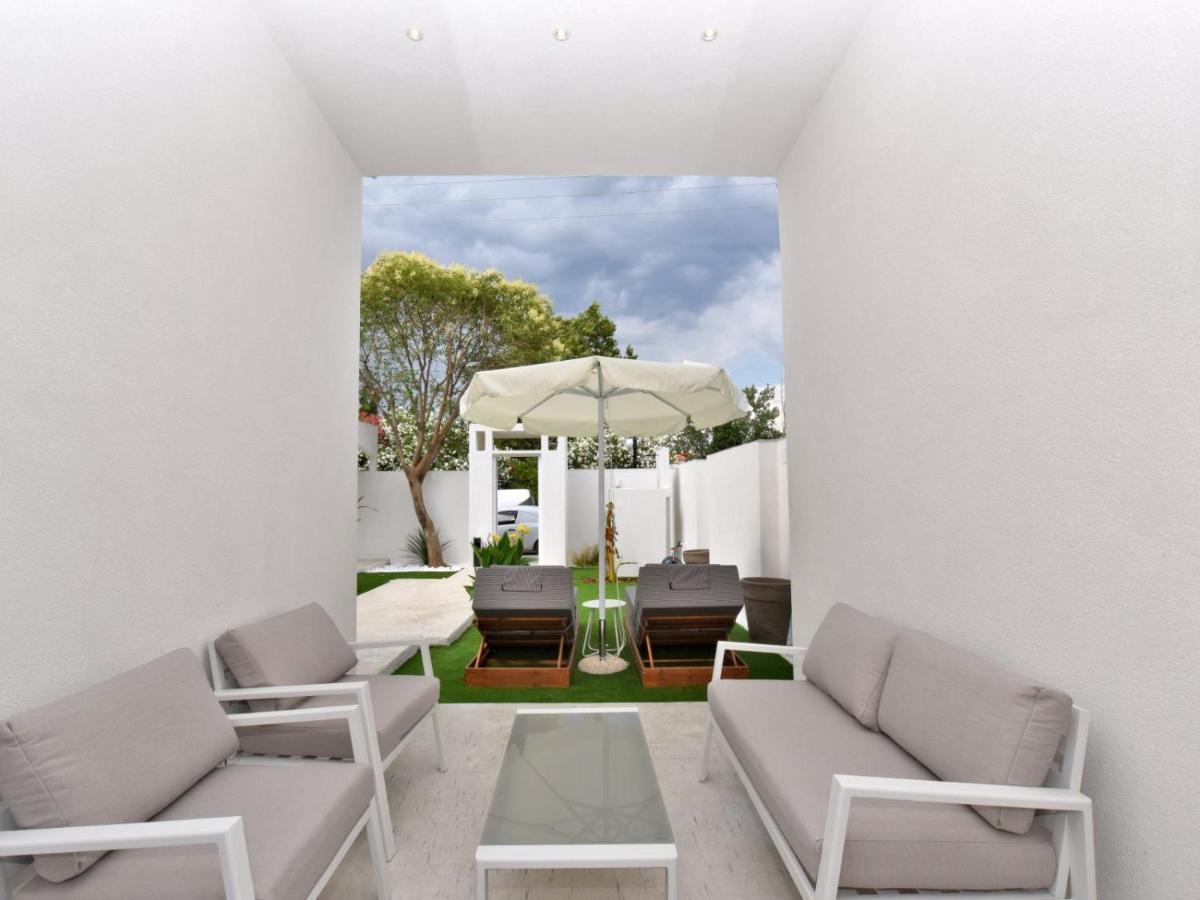 4 Elements Seaside Luxury Suites By Rentalspro Services Nea Moudania Halkidiki Экстерьер фото
