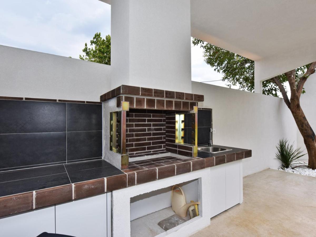 4 Elements Seaside Luxury Suites By Rentalspro Services Nea Moudania Halkidiki Экстерьер фото